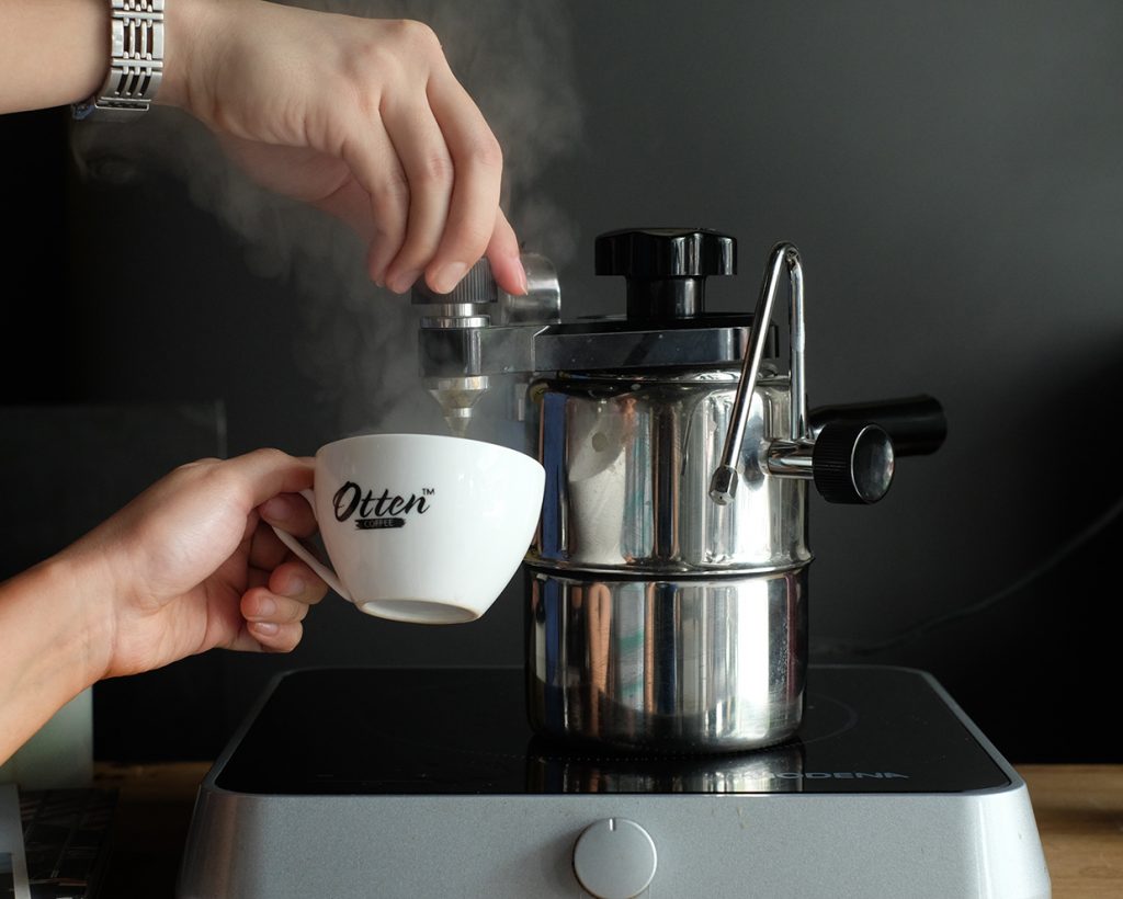 4 ALAT KOPI YANG MENGGUNAKAN KOMPOR 