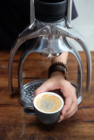 MANA PEMBUAT ESPRESSO MANUAL TERBAIK 